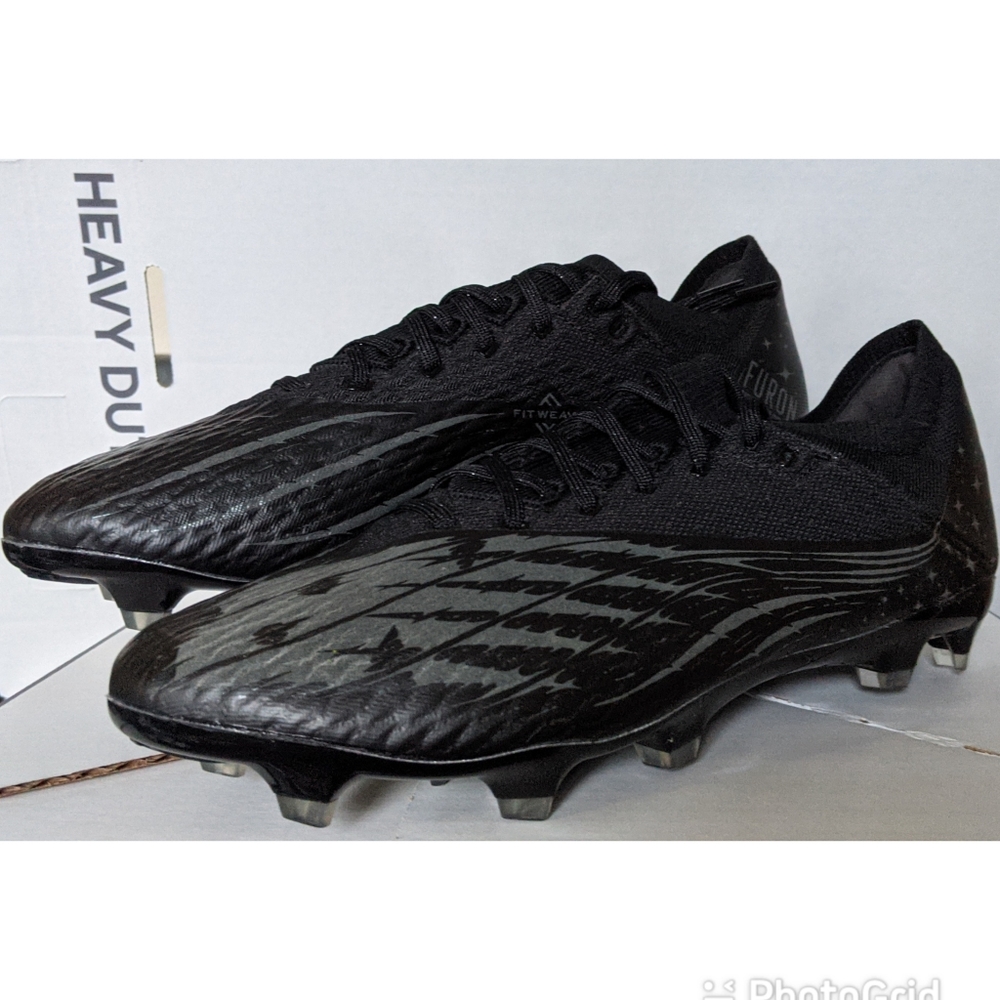 New balance soccer shoes